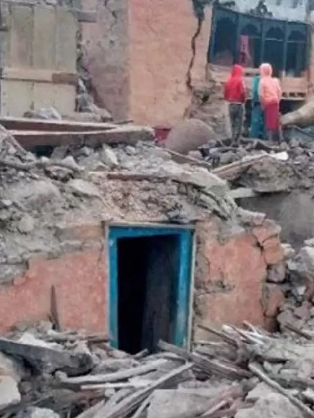 Six lifeless after powerful earthquake rips thru Nepal…